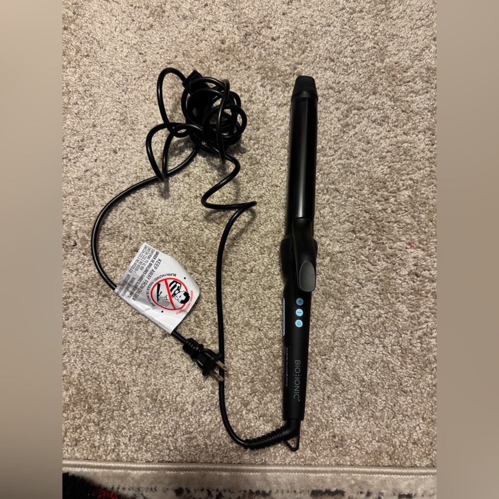 Bio Ionic Curling Iron 1.25 inch long barrel